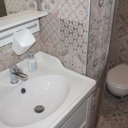Dimoradonnacrescenza -locazione Turistica Holiday home *