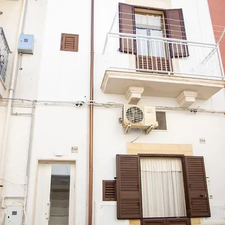 Holiday home Dimoradonnacrescenza -locazione Turistica *
